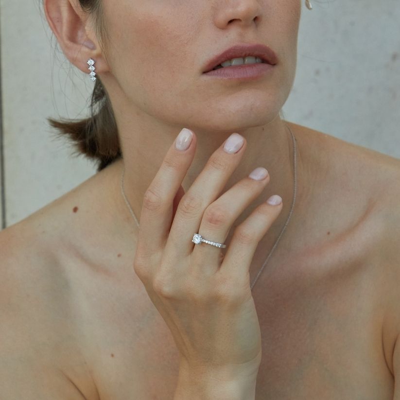 Adamas Engagement Ring with Created Diamonds