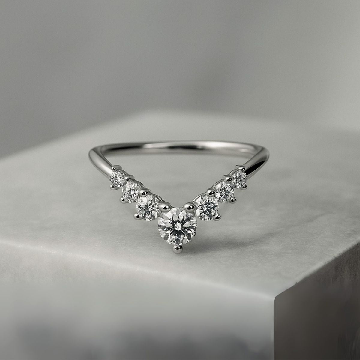 Anillo Altair con Diamantes Creados