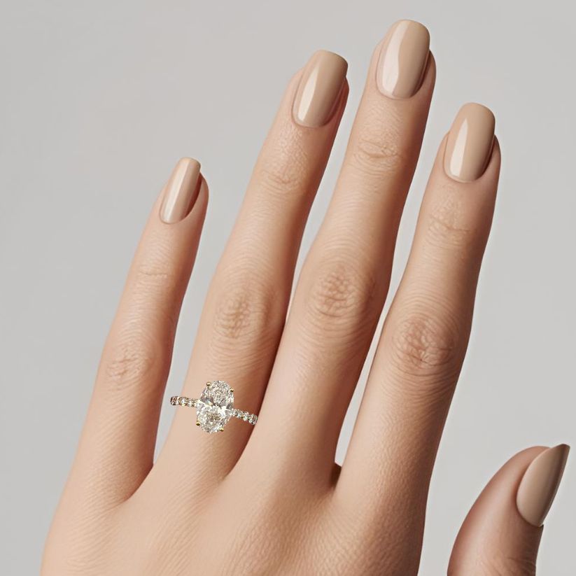 Bague de fiançailles Adamas avec diamant synthétique ovale central