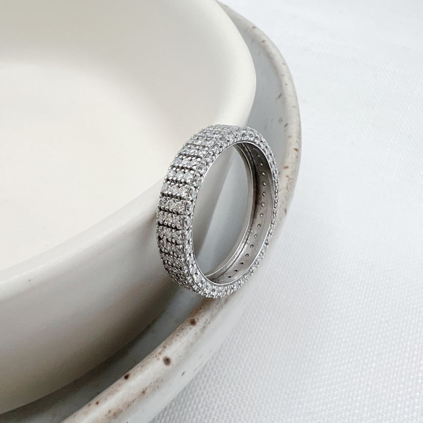 Moeraki Wedding Ring with Created Diamonds