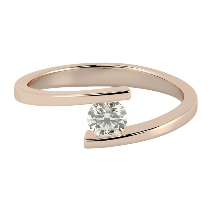 Bague de fiançailles solitaire Embrace avec diamant créé