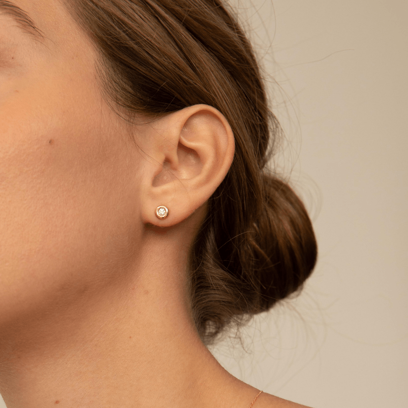 Boucles d'oreilles dormeuses Orapa avec Diamants créés