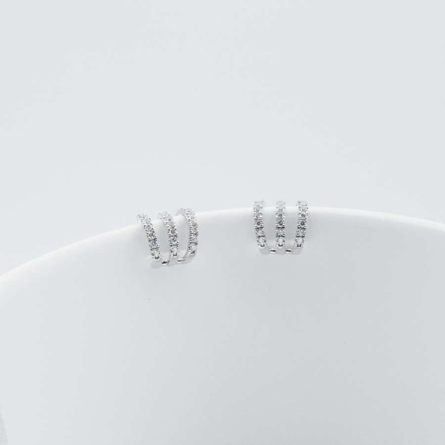 Tigris earrings with created diamonds