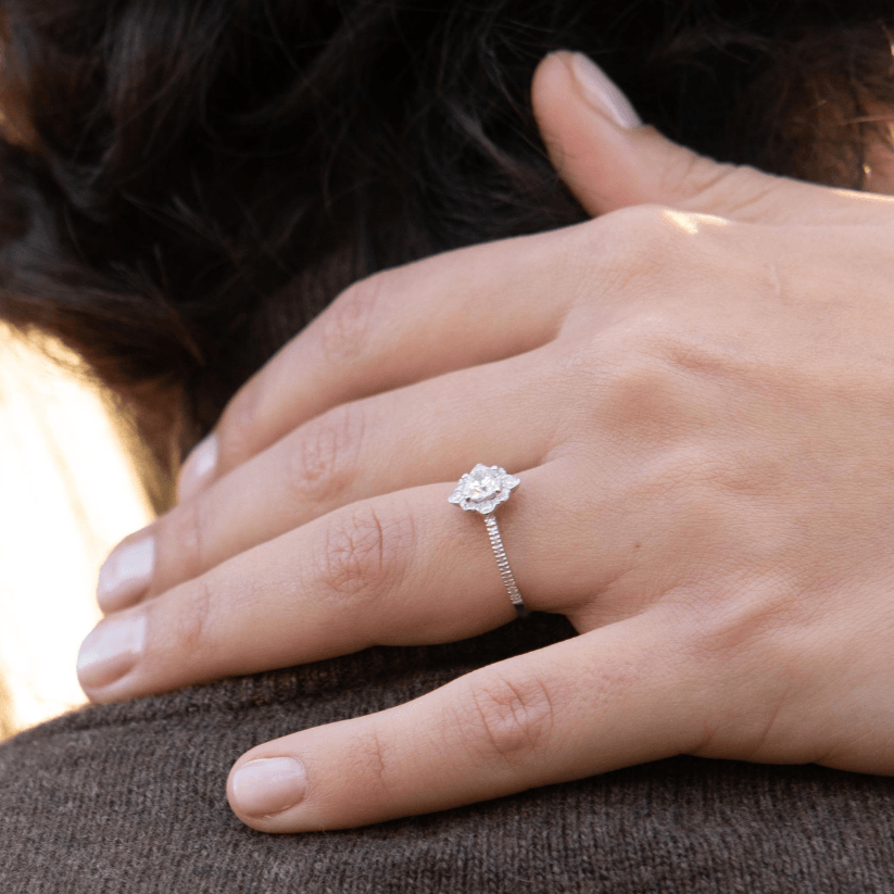 Anillo de Compromiso Chambord con Diamantes creados