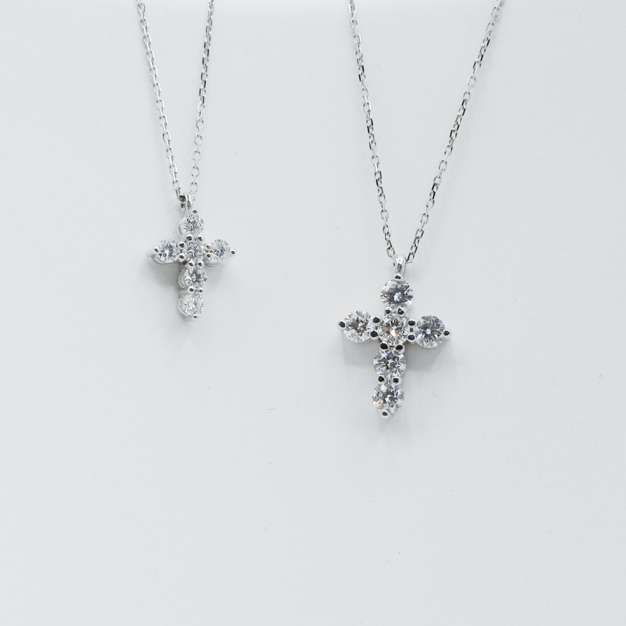 Pendentif diamant créé par Crux avec chaîne