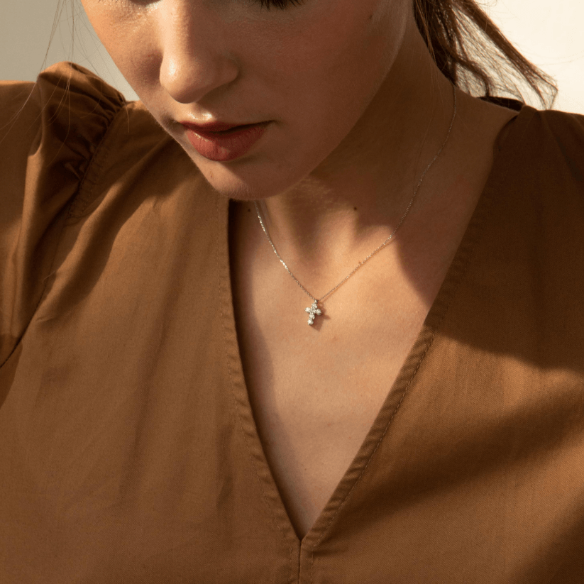 Pendentif diamant créé par Crux avec chaîne
