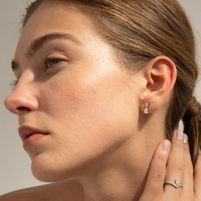 
                  
                    Boucles d'oreilles pendantes vintage avec diamants créés
                  
                