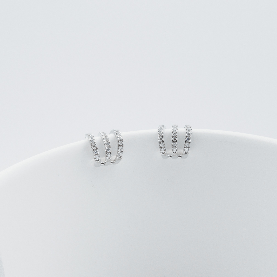
                  
                    Boucles d'oreilles Tigre avec diamants créés
                  
                
